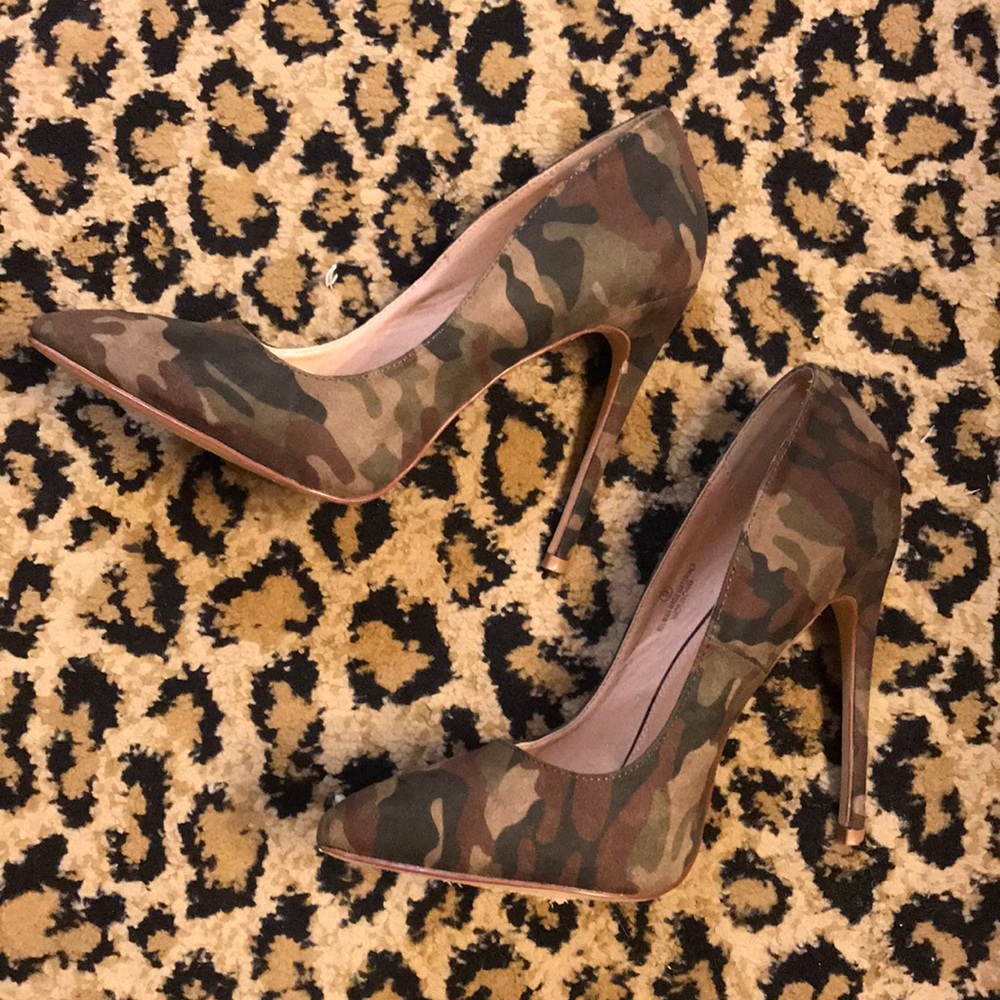 Camouflage Pumps 👠👠 worn only once SiZE 9